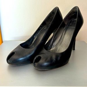 Stuart Weitzman black opened toed pumps size 8.5